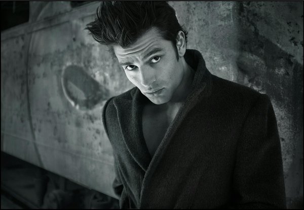 How Can UK Women Balance Trendy Fashion with Wellness?